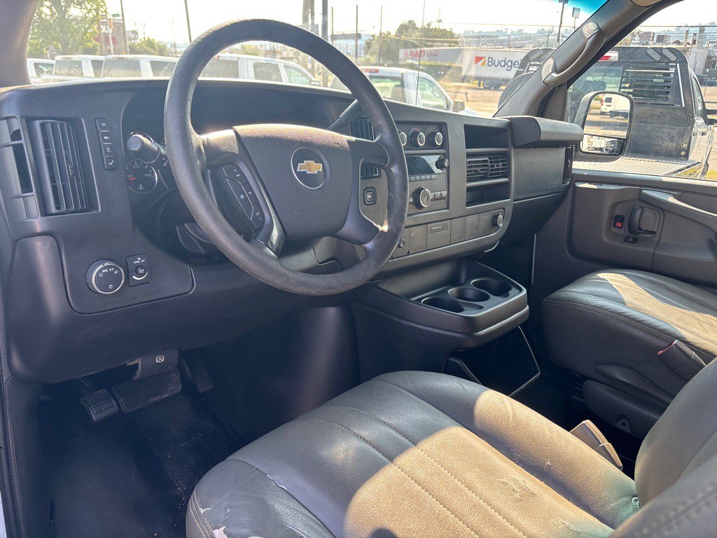 2014 Chevrolet Express Image 8