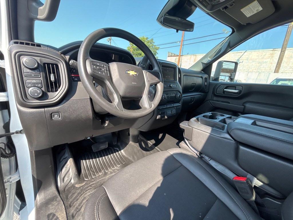 2025 Chevrolet C/K 2500 Image 5