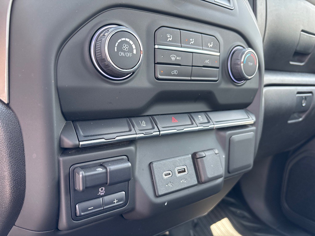 2025 Chevrolet C/K 2500 Image 21