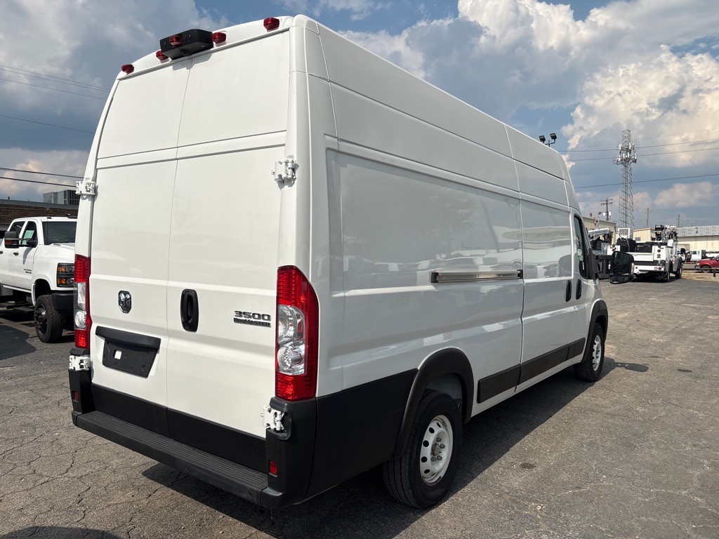 2023 RAM Promaster Image 3