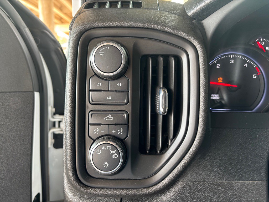 2023 Chevrolet Silverado 1500 Image 12
