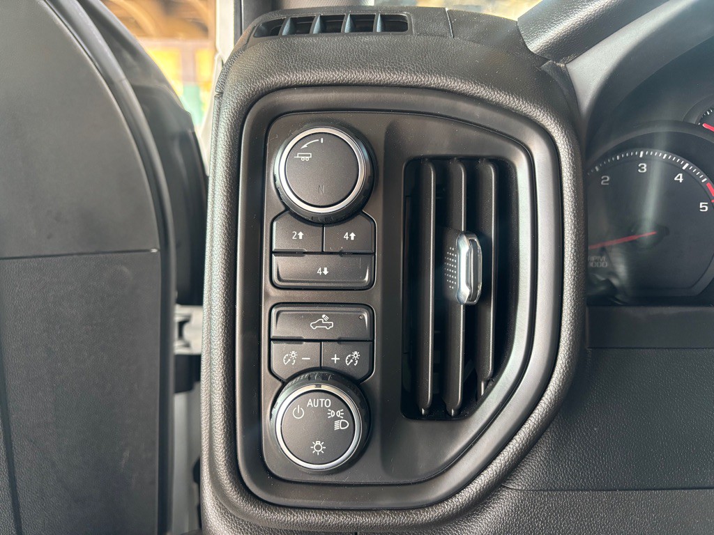 2023 Chevrolet Silverado 1500 Image 13