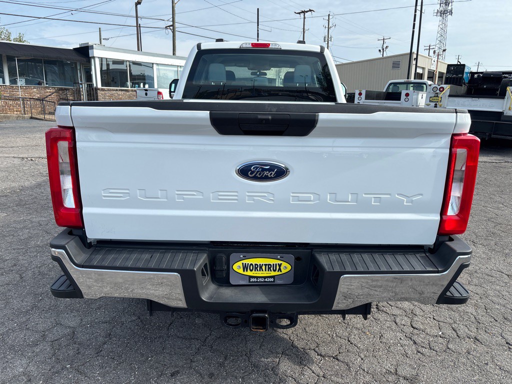 2023 Ford F-350 Image 4