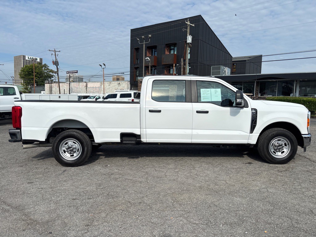 2023 Ford F-350 Image 6