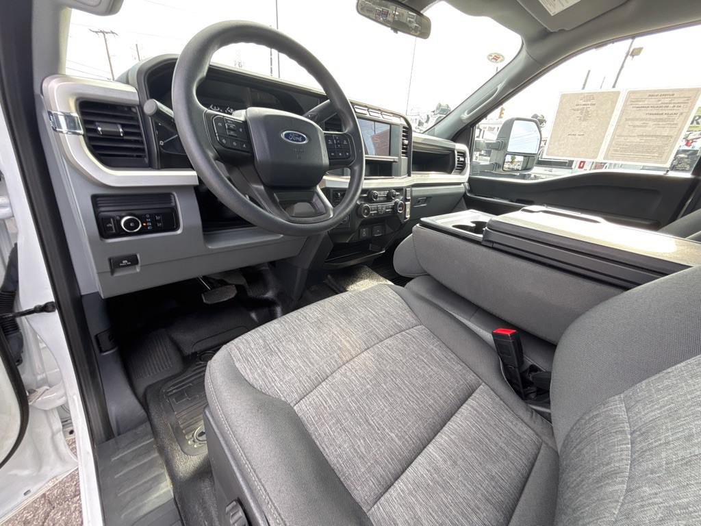 2023 Ford F-350 Image 9