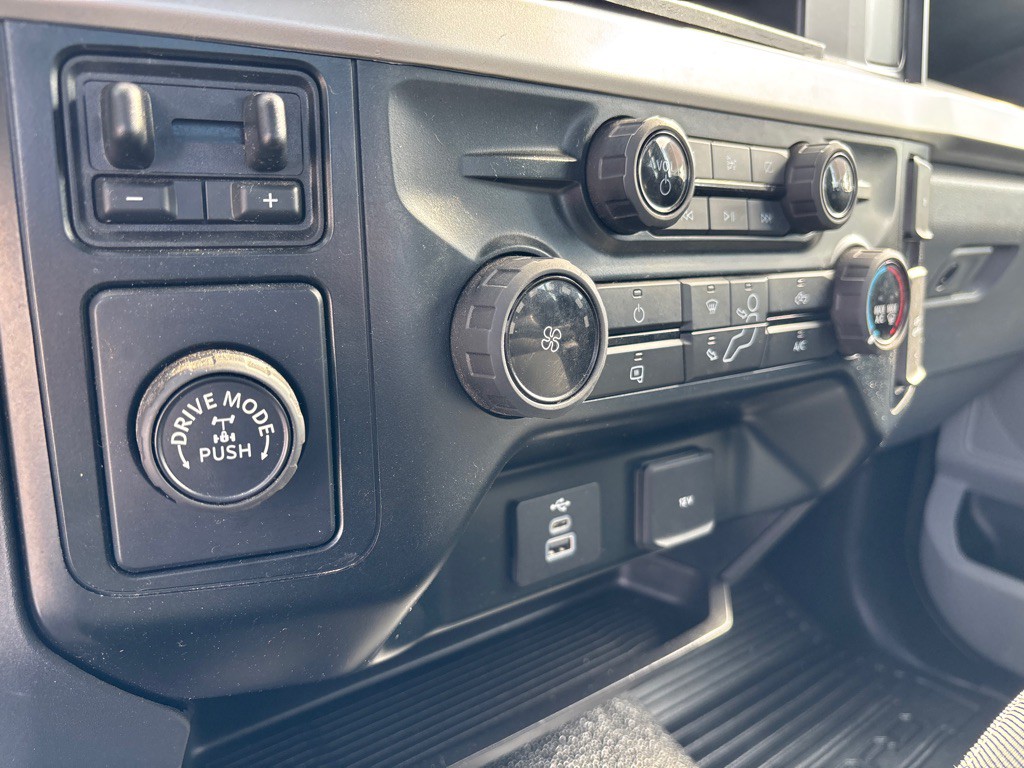 2023 Ford F-350 Image 15