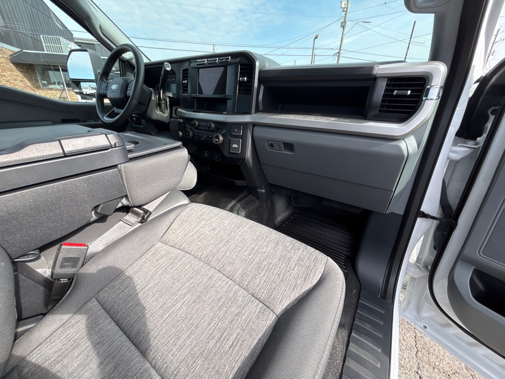 2023 Ford F-350 Image 21