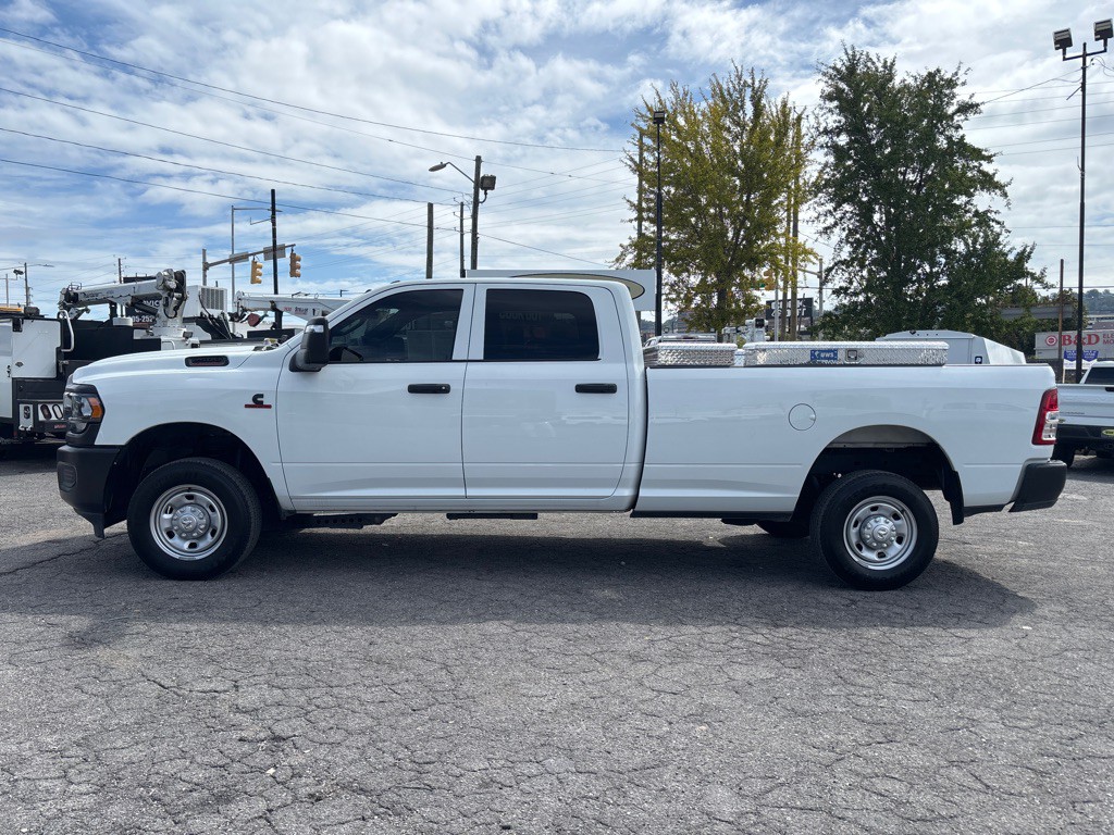 2024 RAM 2500 Image 2