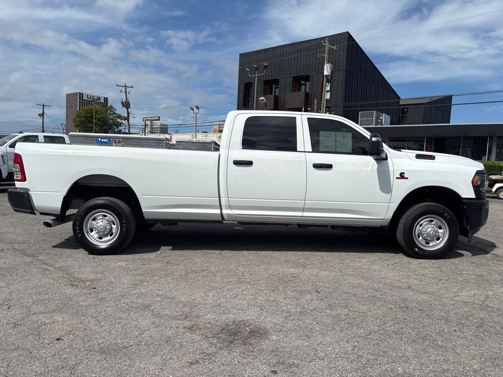 2024 RAM 2500 Image 6