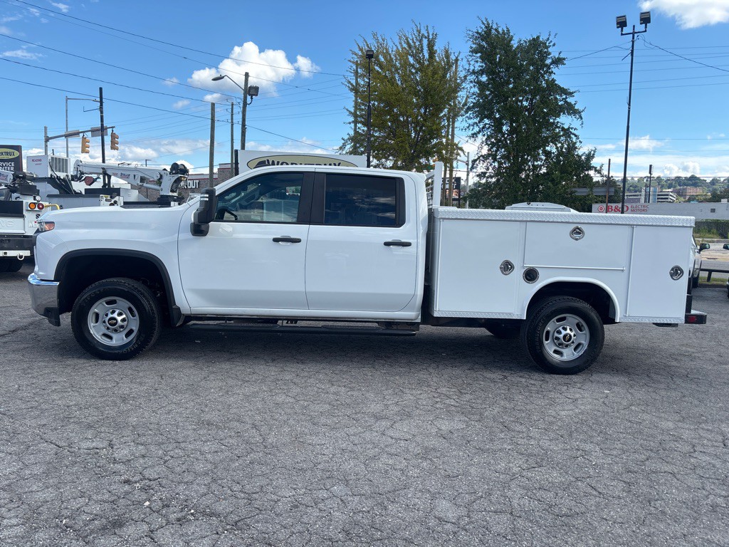 2023 Chevrolet Silverado 1500 Image 2