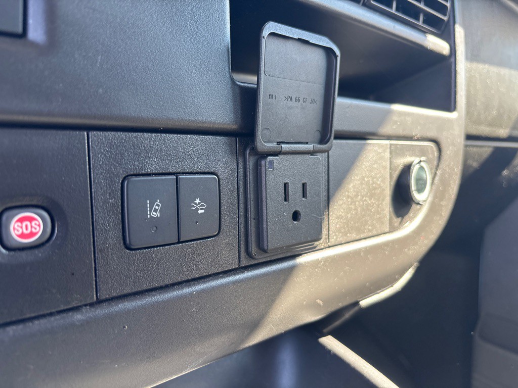 2020 Chevrolet Express Image 15