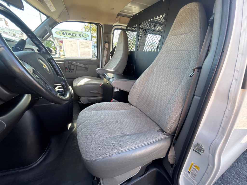 2020 Chevrolet Express Image 16