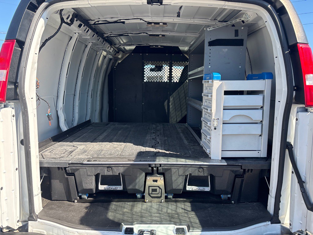 2020 Chevrolet Express Image 19