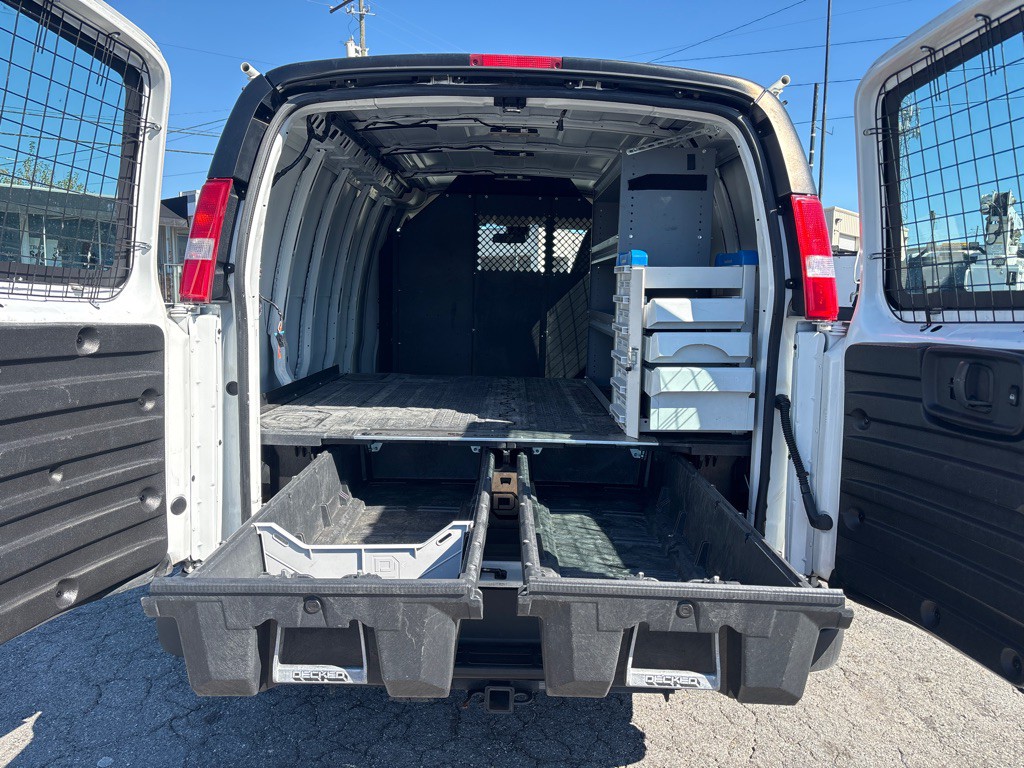 2020 Chevrolet Express Image 20