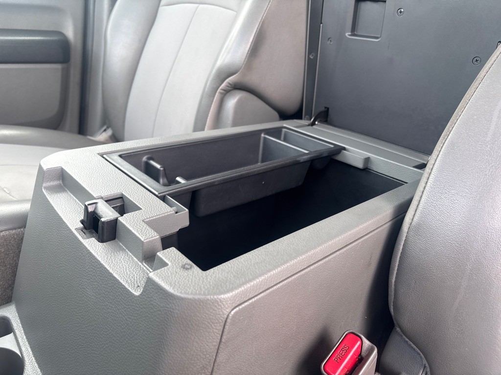 2019 Nissan NV Image 17