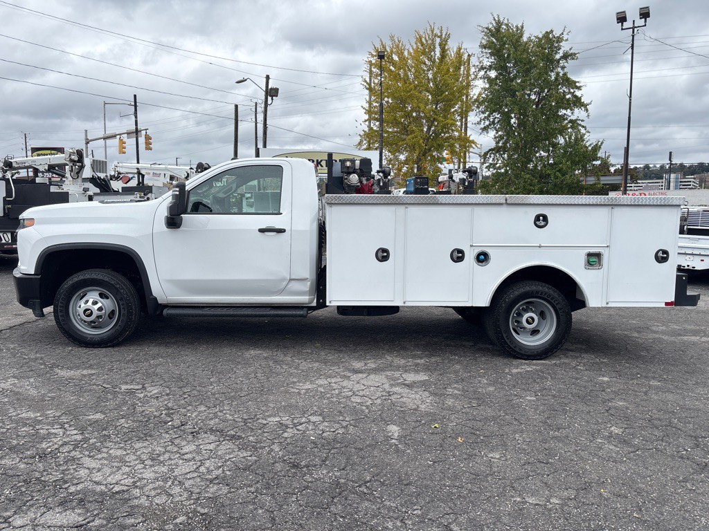 2021 Chevrolet Silverado 1500 Image 2