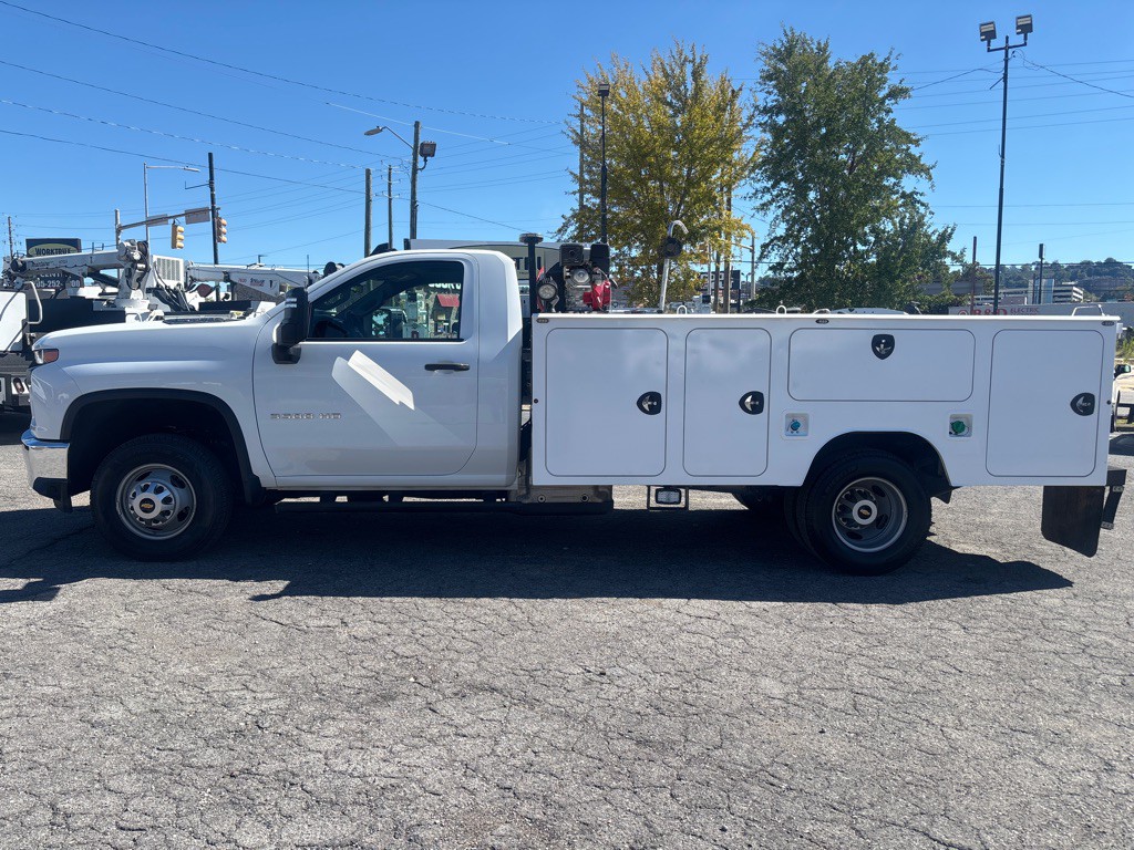 2022 Chevrolet Silverado 1500 Image 2