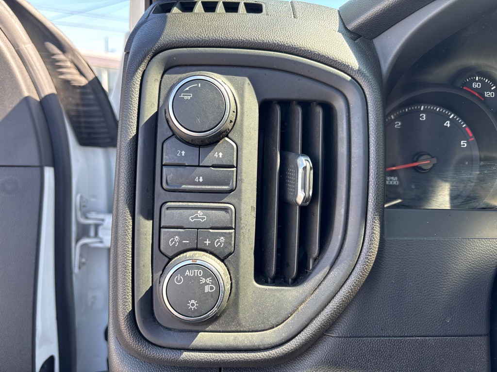 2021 Chevrolet Silverado 1500 Image 21