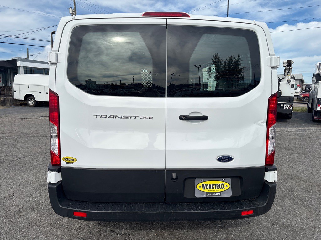 2023 Ford T250 Image 4
