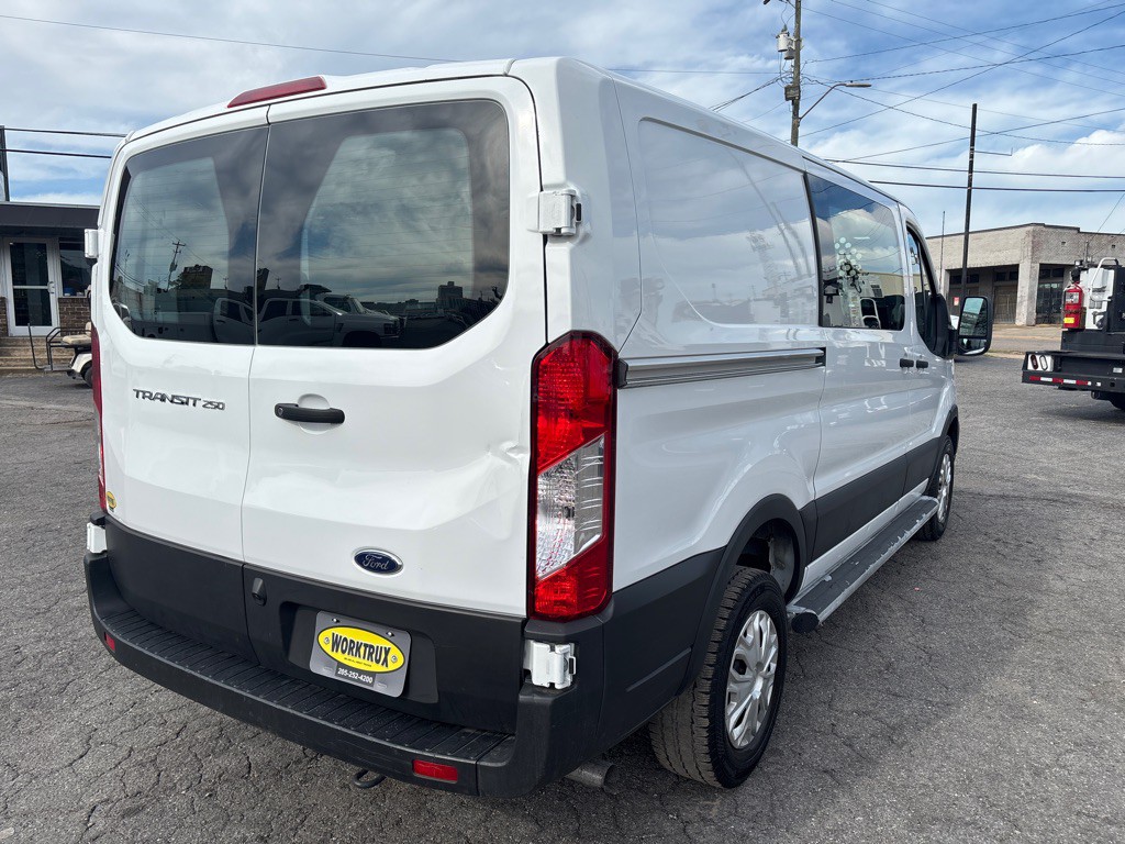 2023 Ford T250 Image 5