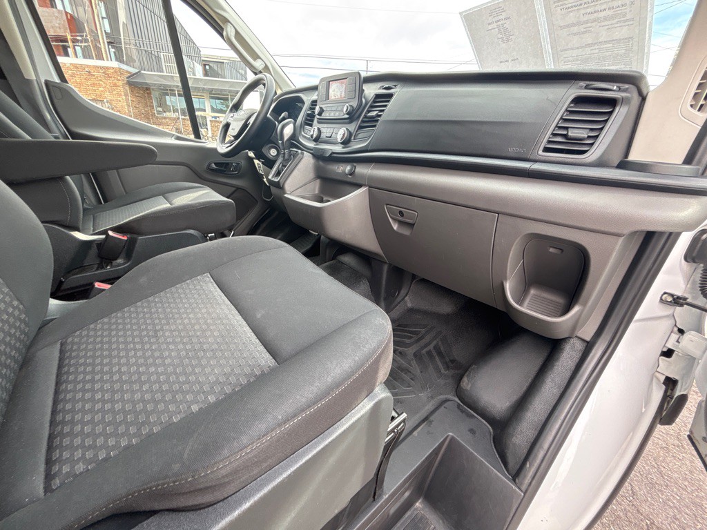 2023 Ford T250 Image 18