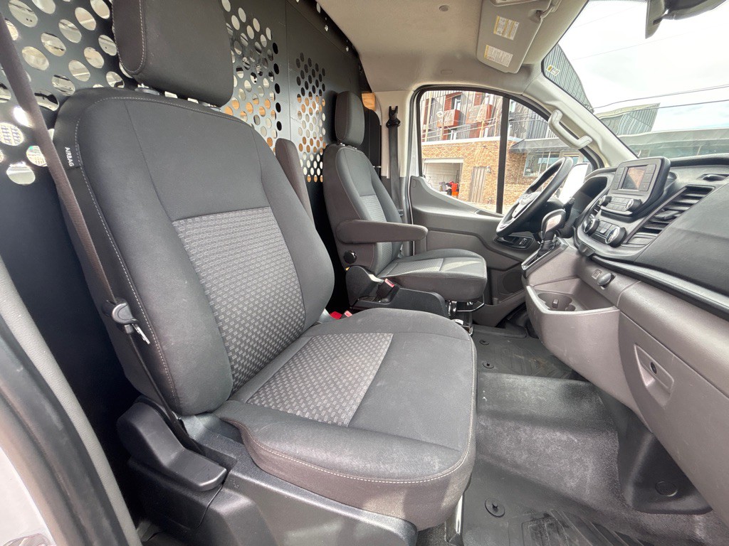 2023 Ford T250 Image 19