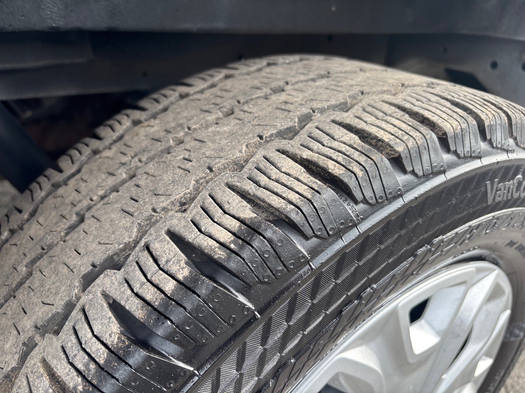 2023 Ford T250 Image 26