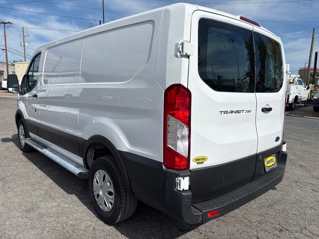 2023 Ford T250 Image 3