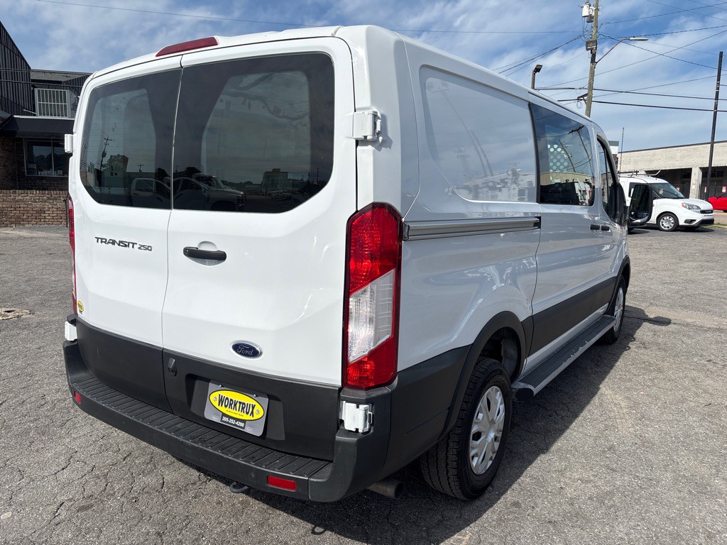 2023 Ford T250 Image 5