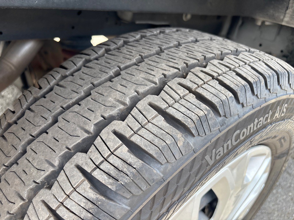 2023 Ford T250 Image 24