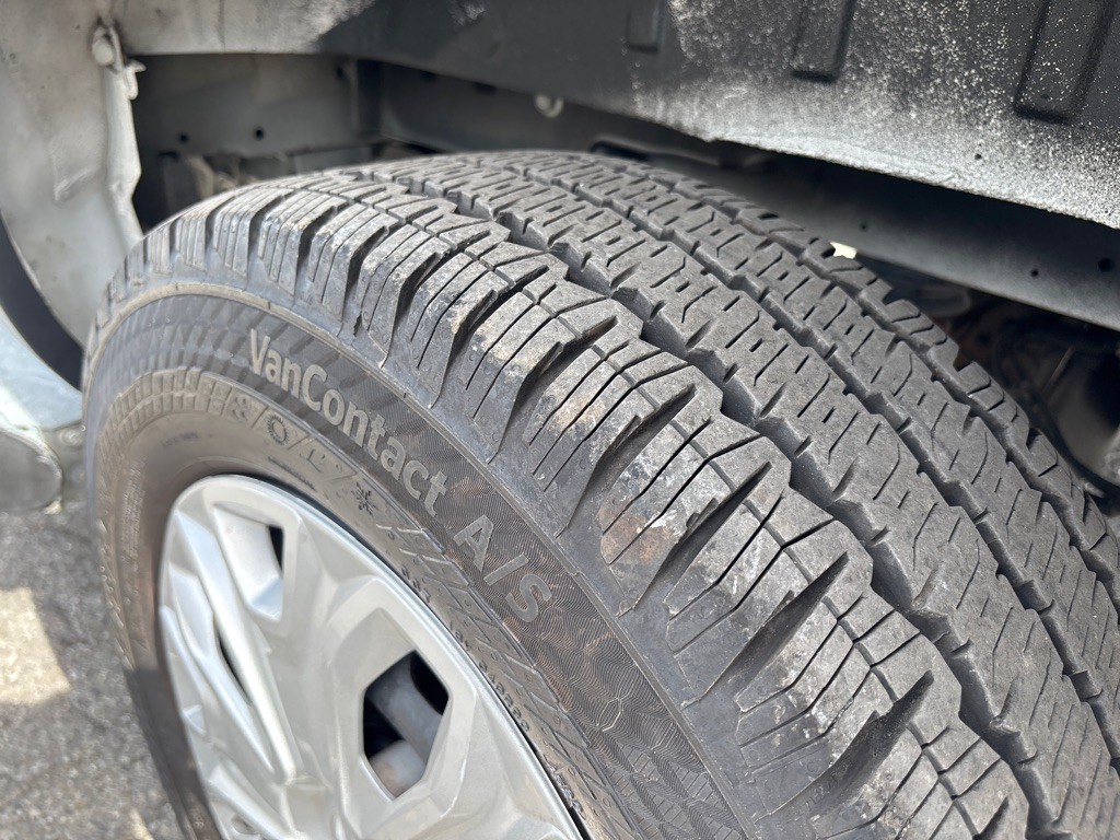 2023 Ford T250 Image 25