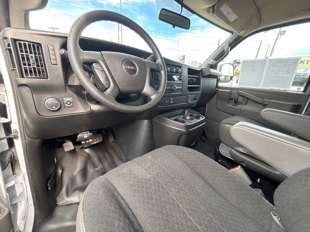 2023 GMC G2500 Image 9