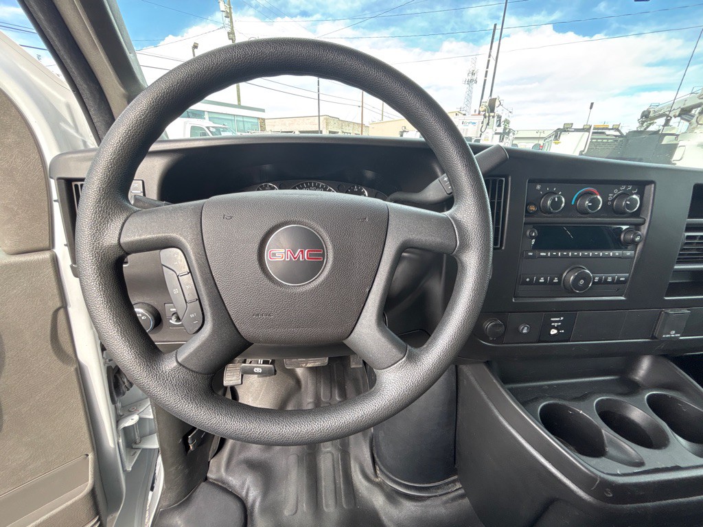 2023 GMC G2500 Image 11