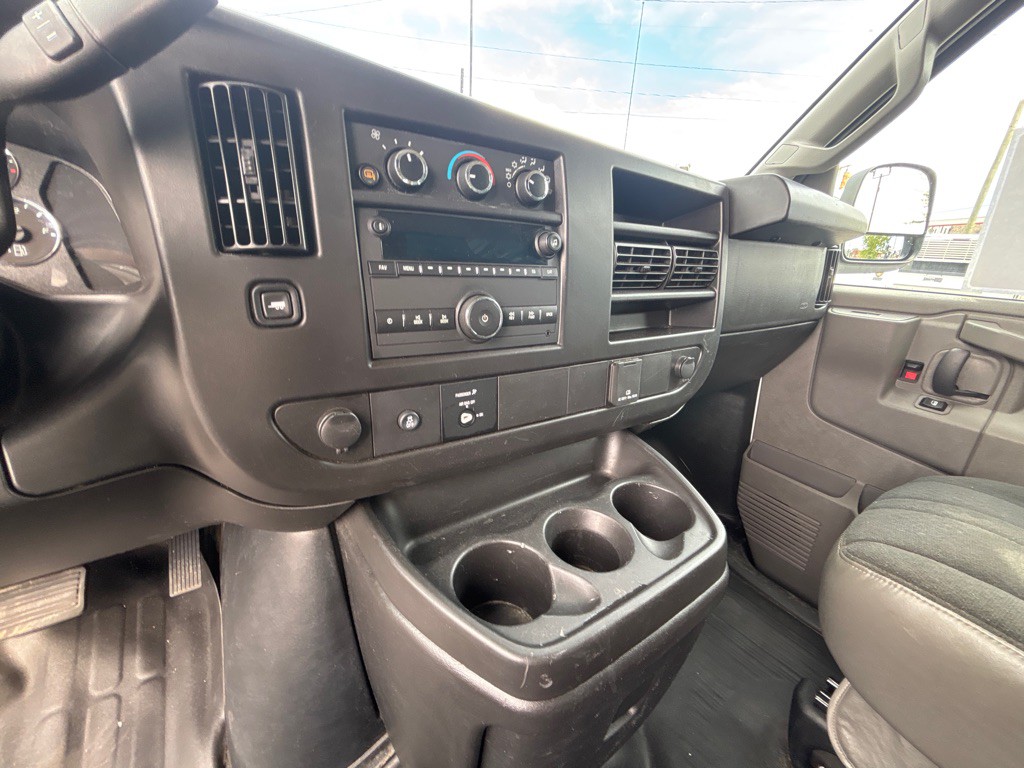 2023 GMC G2500 Image 13