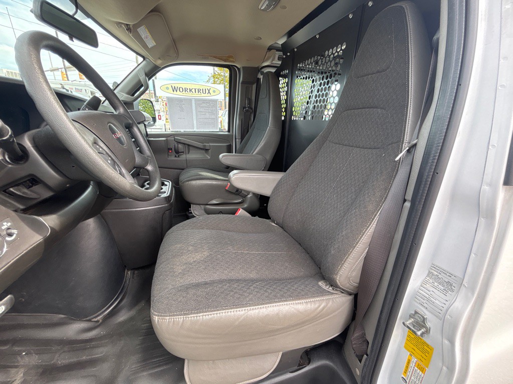 2023 GMC G2500 Image 15