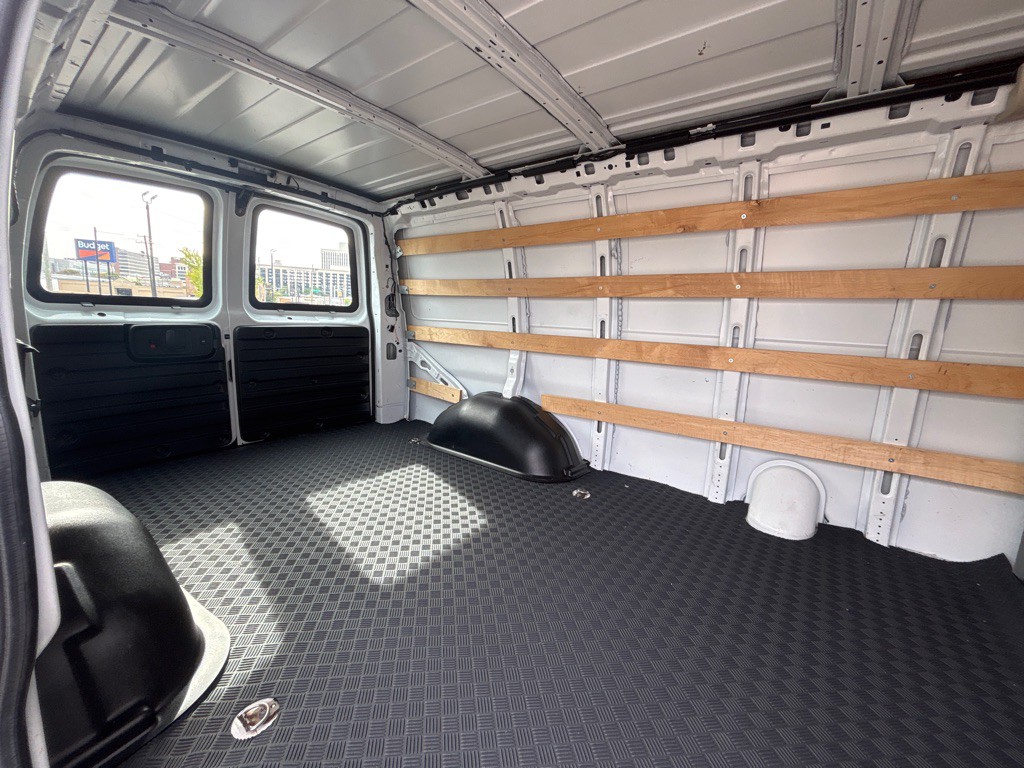 2023 GMC G2500 Image 19