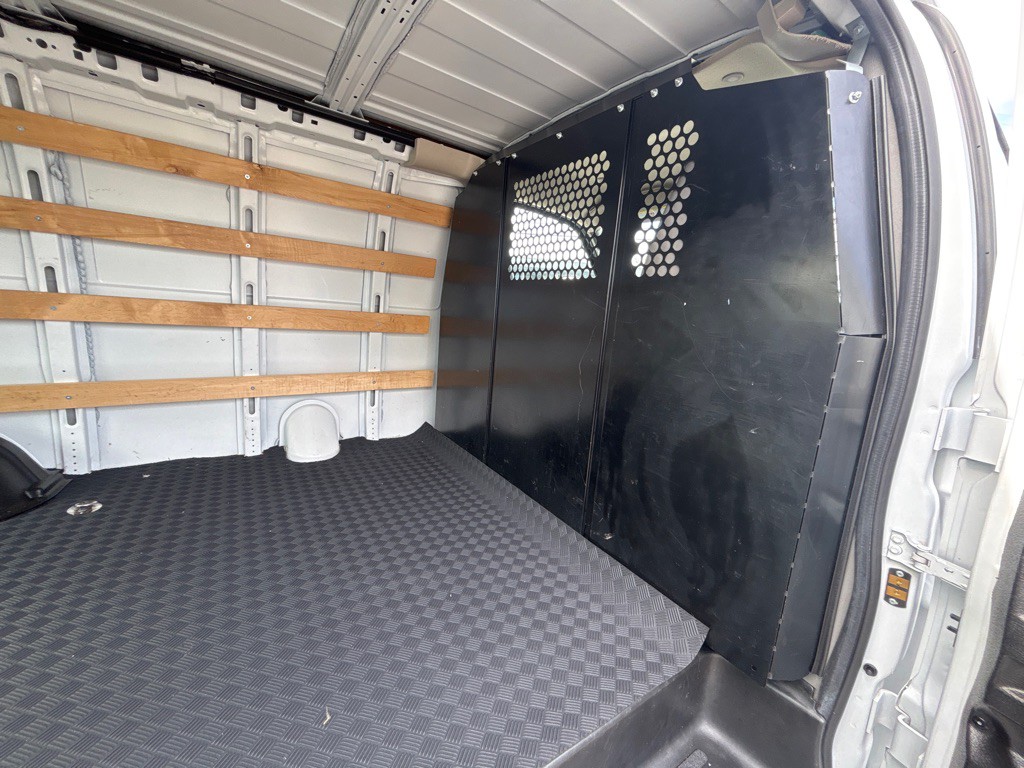 2023 GMC G2500 Image 20