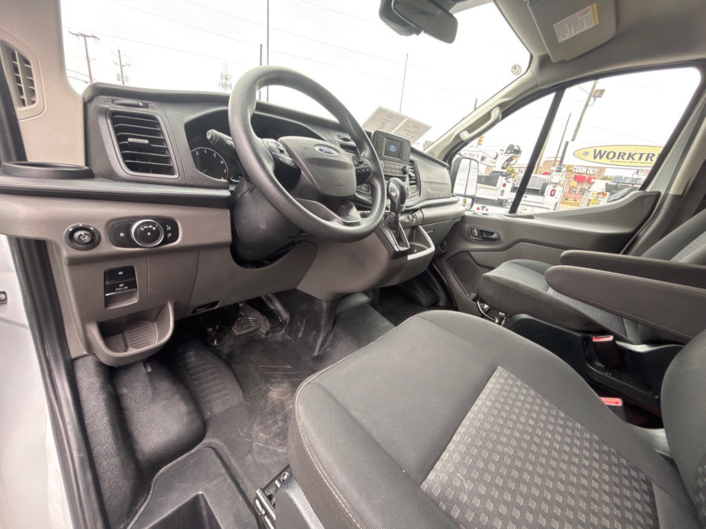 2023 Ford T250 Image 9