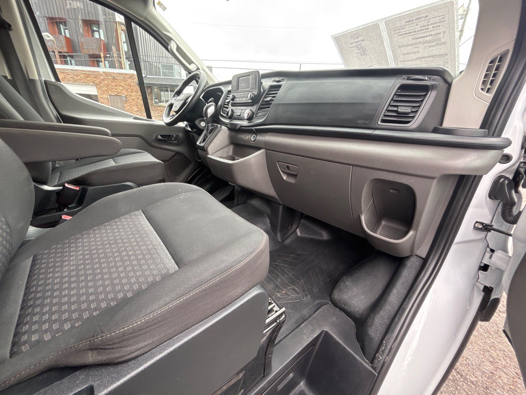 2023 Ford T250 Image 18