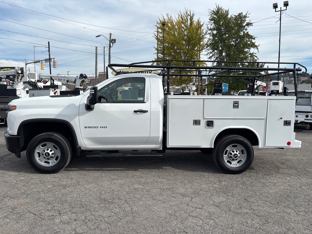 2022 Chevrolet Silverado 1500 Image 2