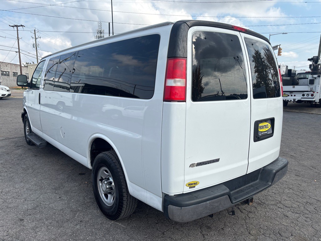2019 Chevrolet Express Image 3
