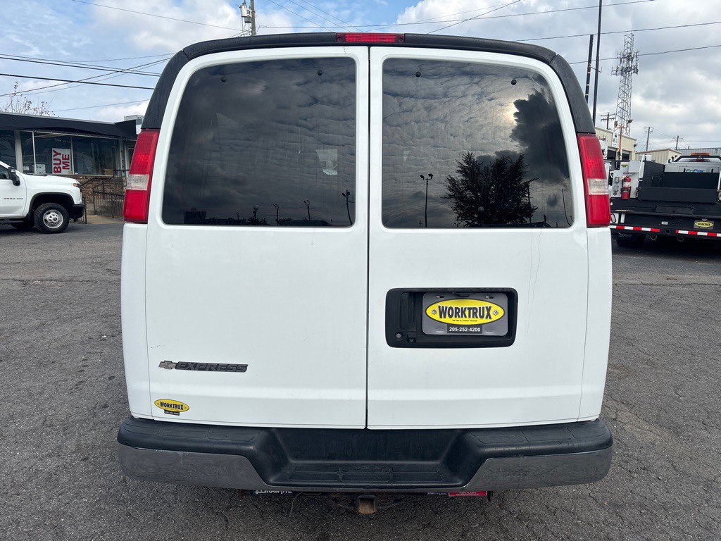 2019 Chevrolet Express Image 4