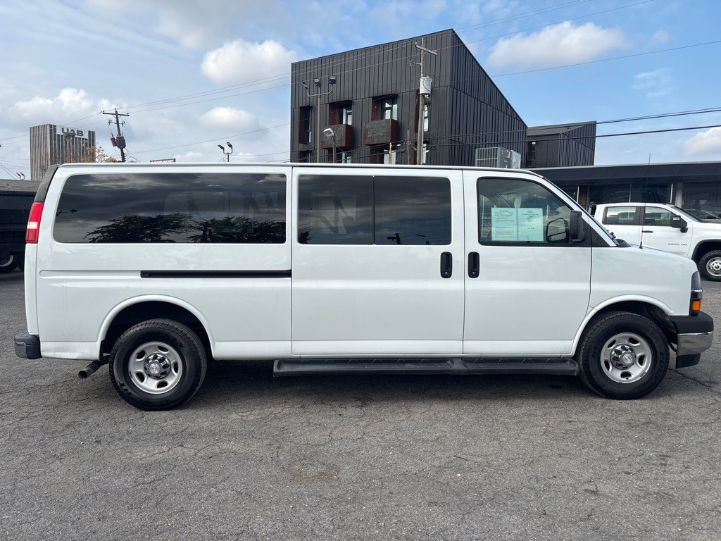 2019 Chevrolet Express Image 6