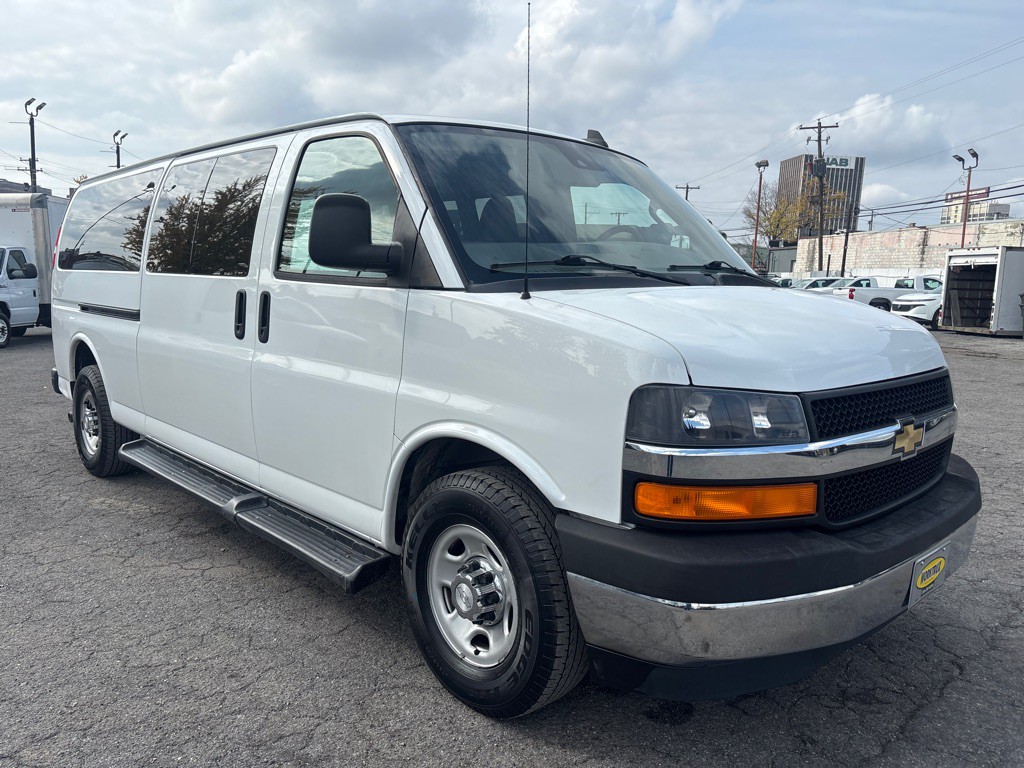 2019 Chevrolet Express Image 7