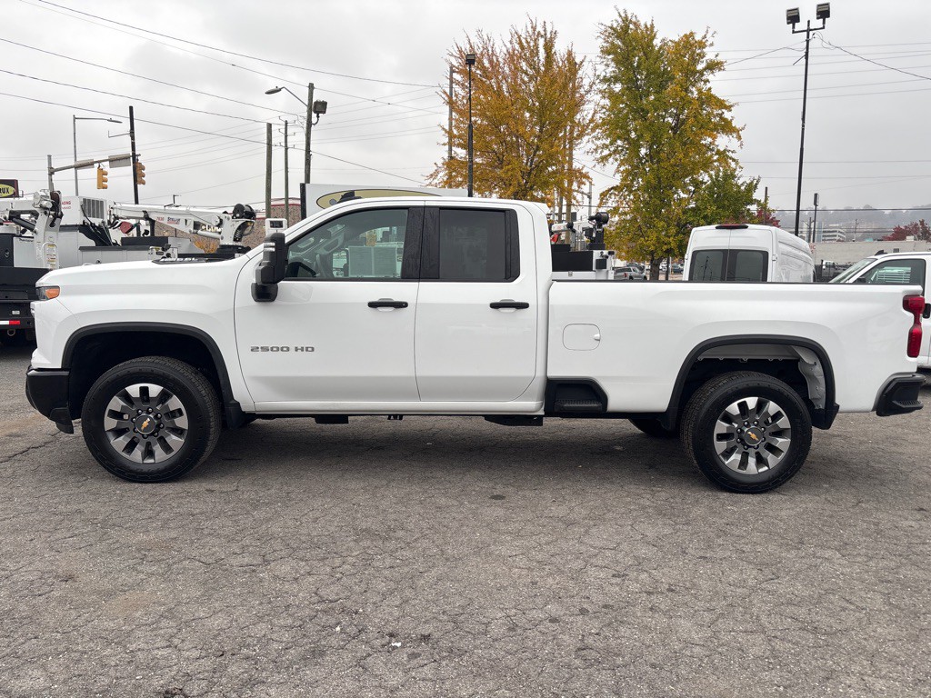 2024 Chevrolet Silverado 1500 Image 2