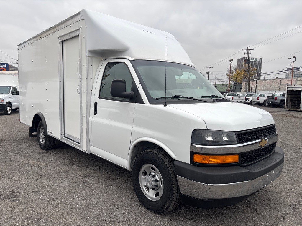 2019 Chevrolet Express Image 7