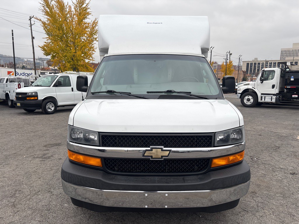 2019 Chevrolet Express Image 8