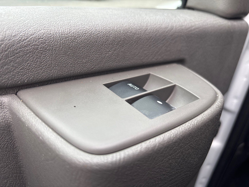 2019 Chevrolet Express Image 10