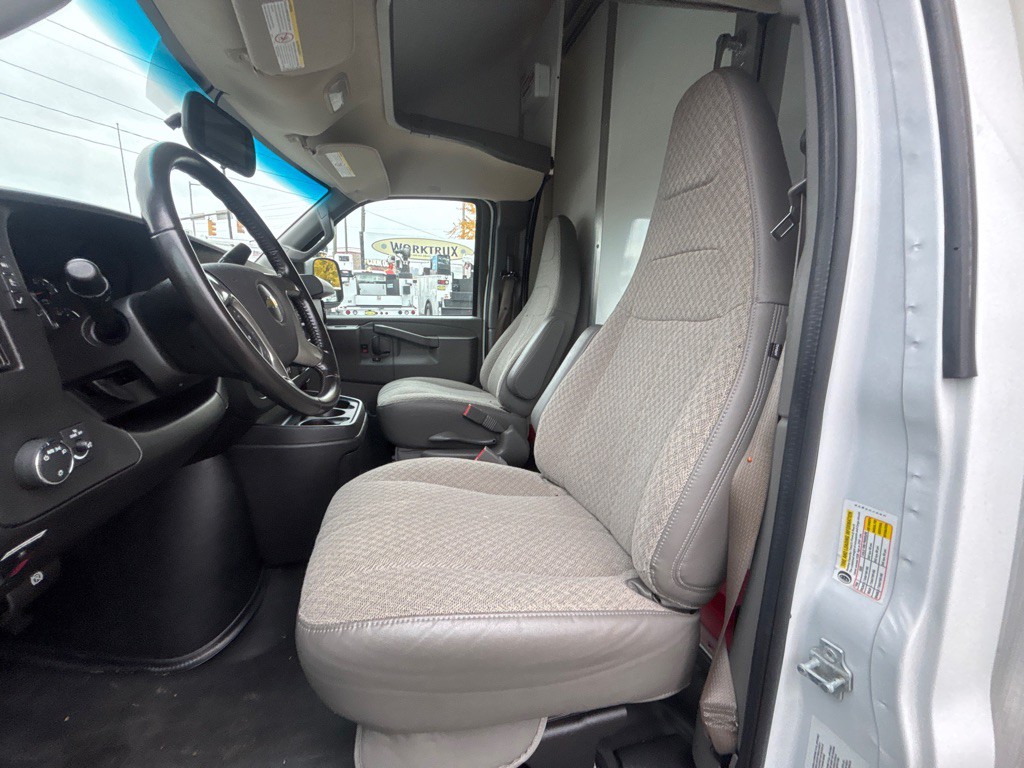 2019 Chevrolet Express Image 16