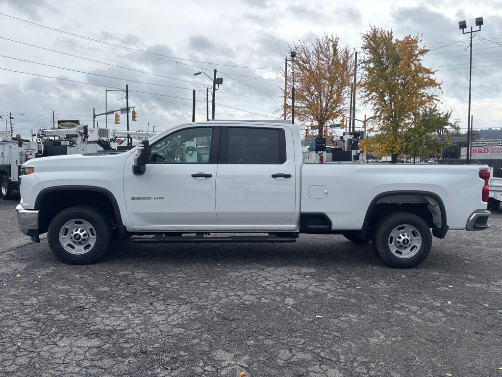2022 Chevrolet Silverado 1500 Image 2